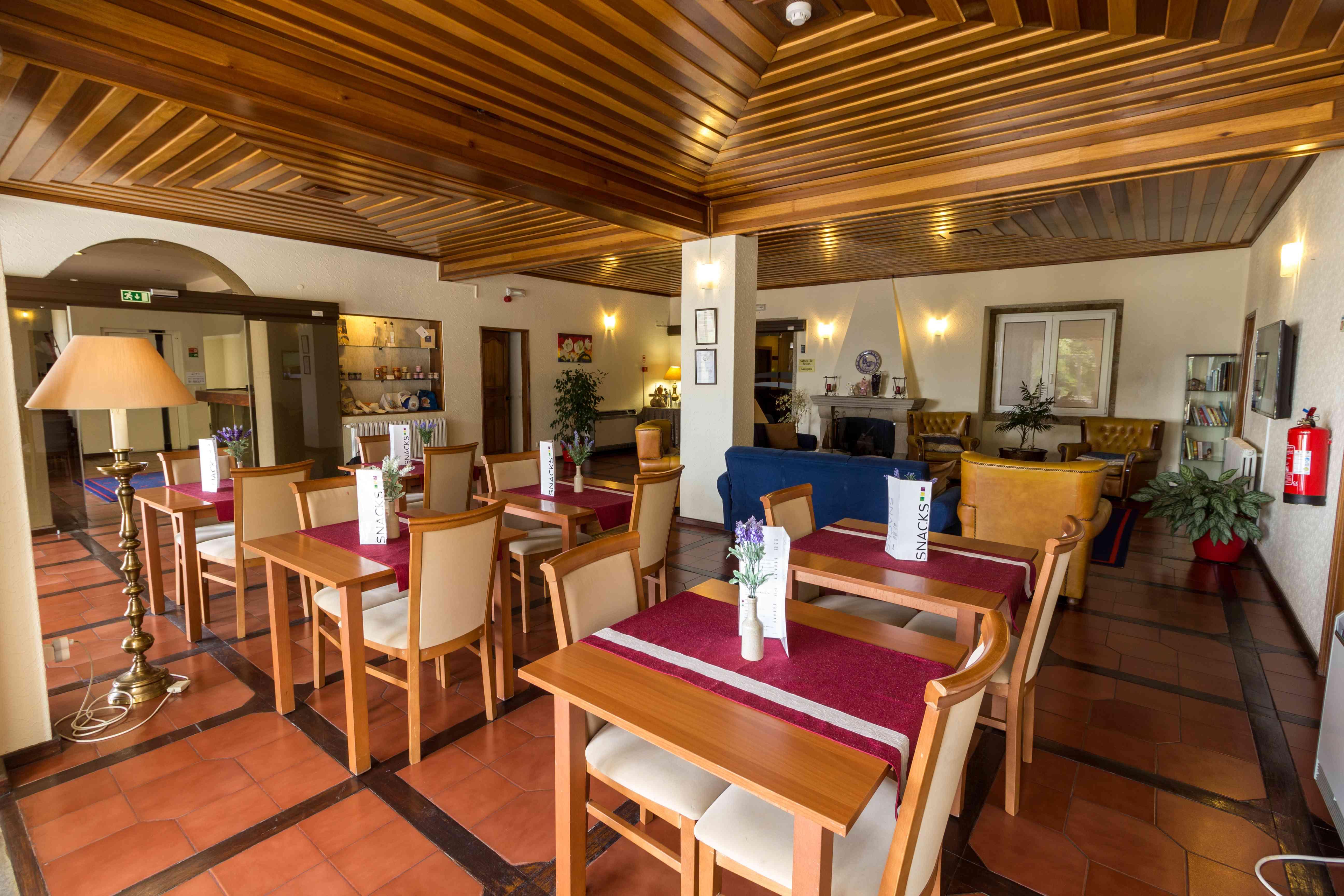 Hotel Eurosol Gouveia エクステリア 写真